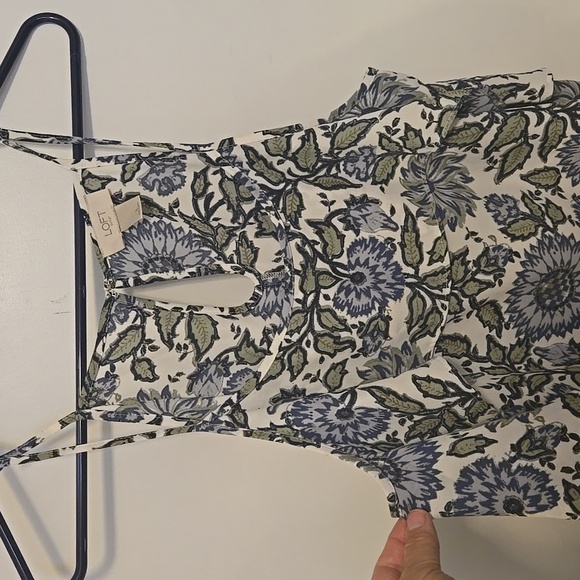 LOFT Blue and Green Floral Tank Top - Picture 2 of 4